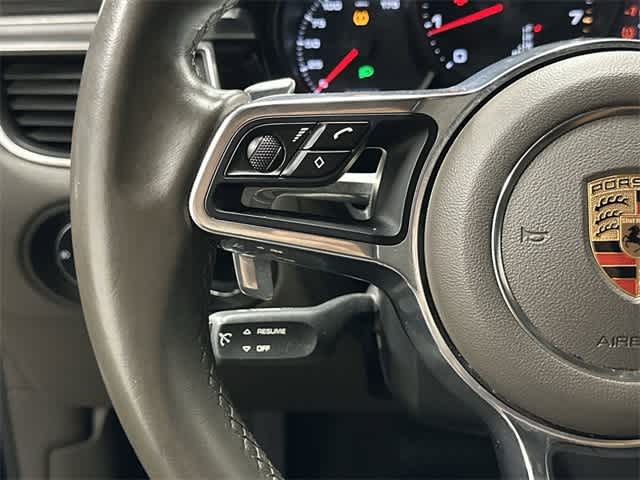 Thumbnail: 2018 Porsche Macan - 17