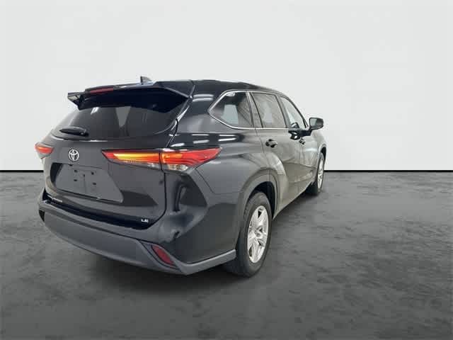 Thumbnail: 2023 Toyota Highlander - 3