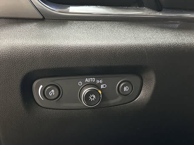 Thumbnail: 2019 Chevrolet Traverse - 19