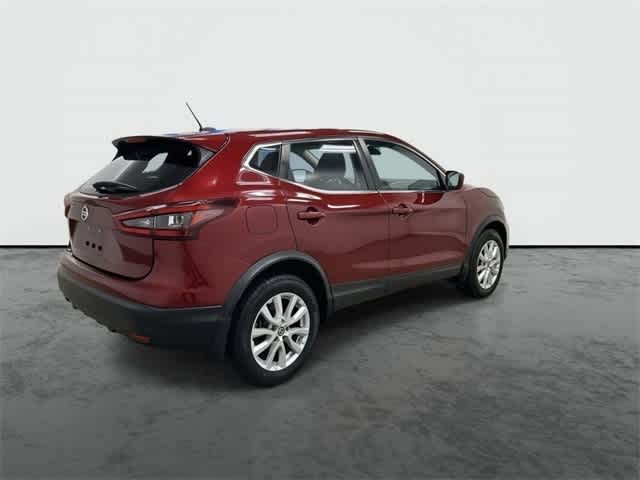 Thumbnail: 2022 Nissan Rogue Sport - 4