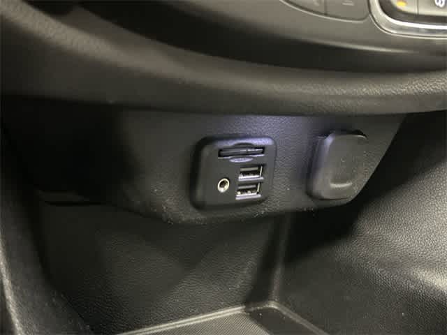 Thumbnail: 2021 Chevrolet Traverse - 26