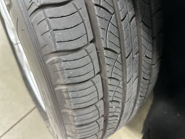 Thumbnail: 2022 Ford Edge - 29