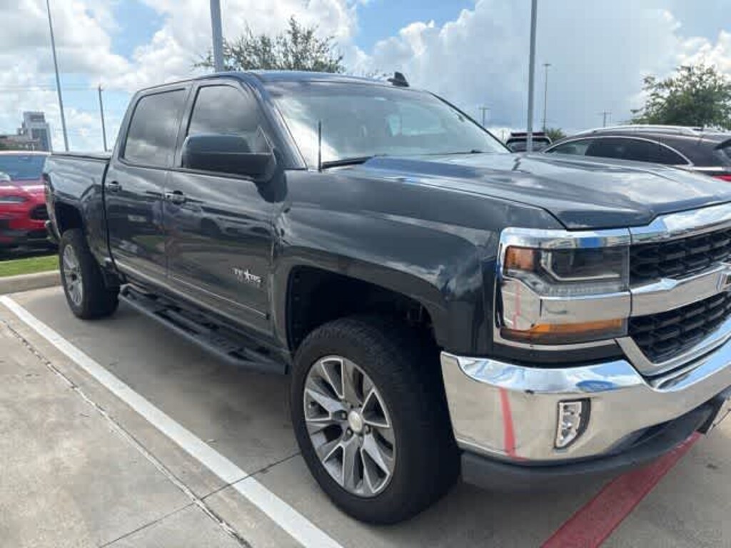 Used 2017 Chevrolet Silverado 1500 LT w/1LT Truck Crew Cab