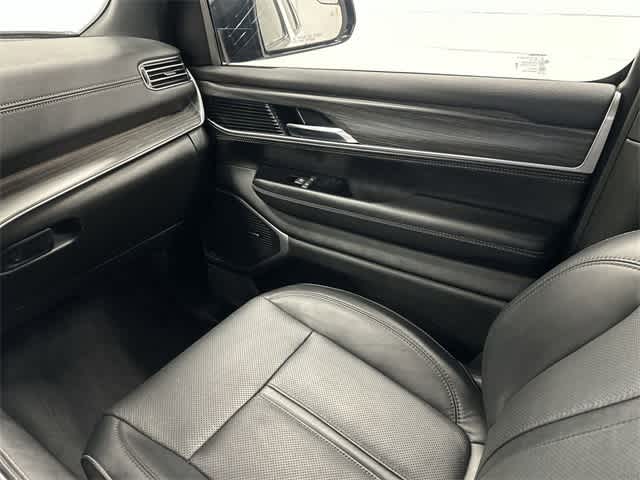 Thumbnail: 2023 Jeep Wagoneer - 13