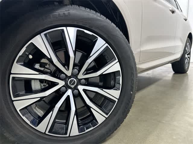Thumbnail: 2024 Volvo XC60 - 29