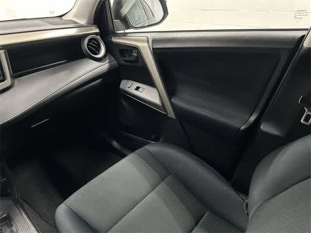 Thumbnail: 2015 Toyota RAV4 - 13