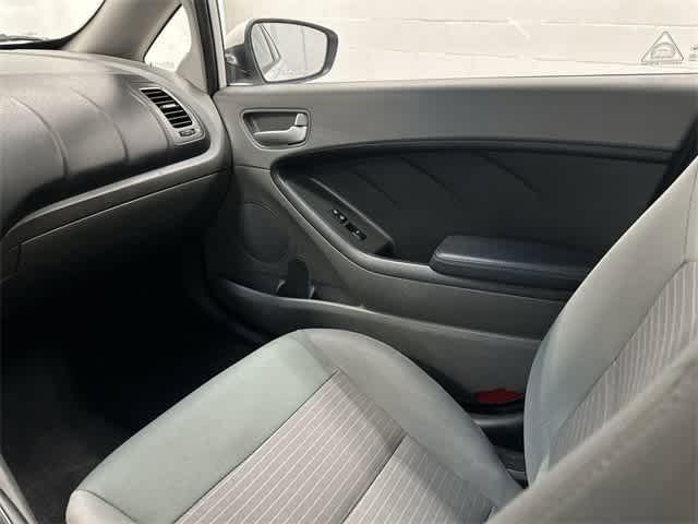 Thumbnail: 2018 Kia Forte - 13
