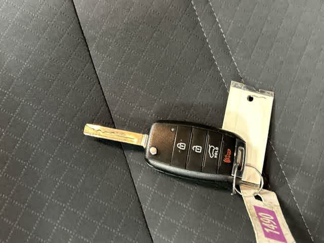 Thumbnail: 2017 Kia Sorento - 32