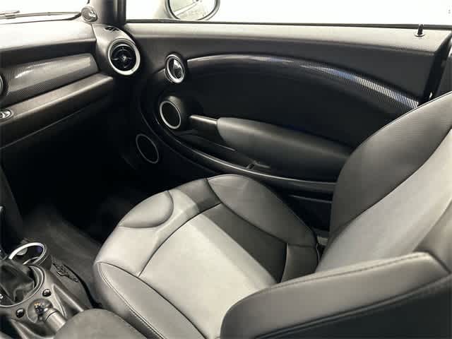 Thumbnail: 2015 MINI Cooper Convertible - 13