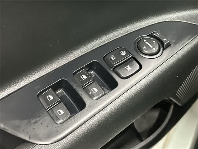 Thumbnail: 2023 Kia Rio - 20