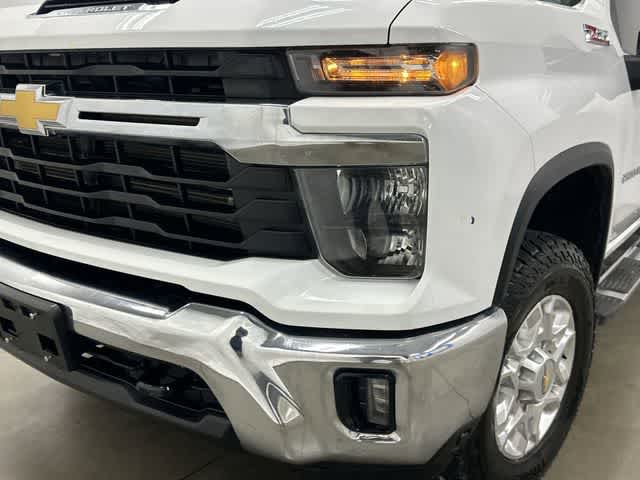 Thumbnail: 2024 Chevrolet Silverado 2500 - 32