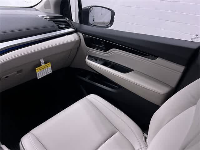 2025 Honda Odyssey Touring 14
