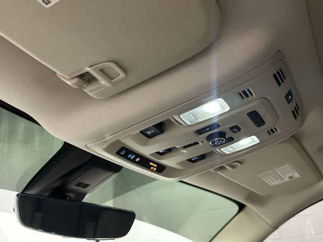 Thumbnail: 2021 GMC Yukon XL - 20