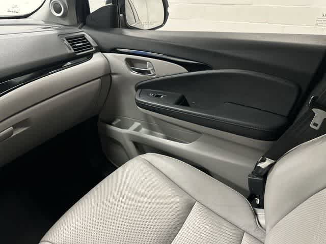 Thumbnail: 2019 Honda Pilot - 13