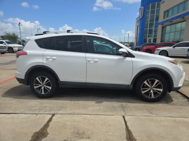 Thumbnail: 2016 Toyota RAV4 - 2