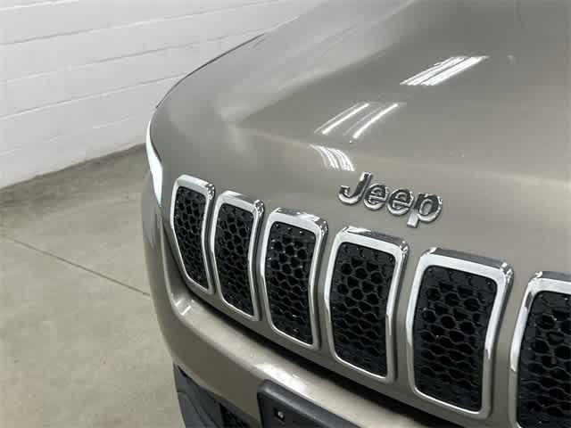 Thumbnail: 2019 Jeep Cherokee - 30