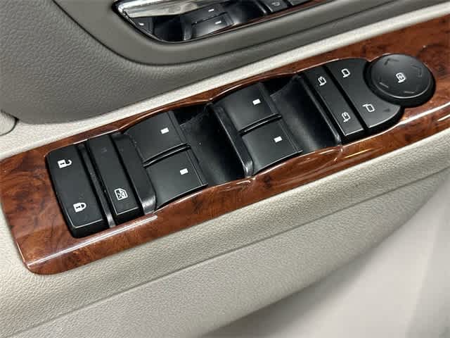 Thumbnail: 2013 Chevrolet Suburban - 20