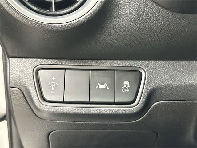 Thumbnail: 2019 Kia Forte - 19