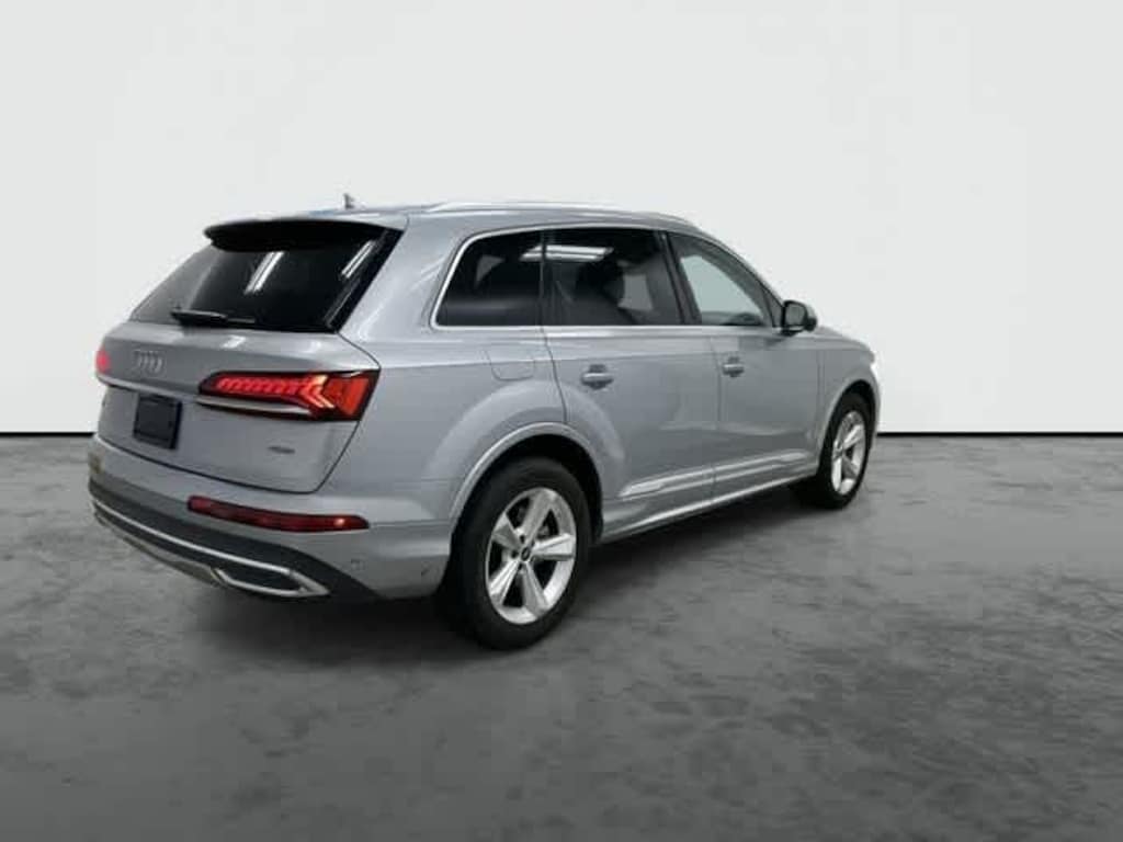 Used 2024 Audi Q7 45 Premium SUV