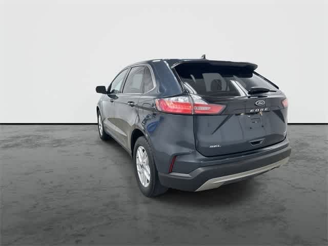 2022 Ford Edge SEL photo 2