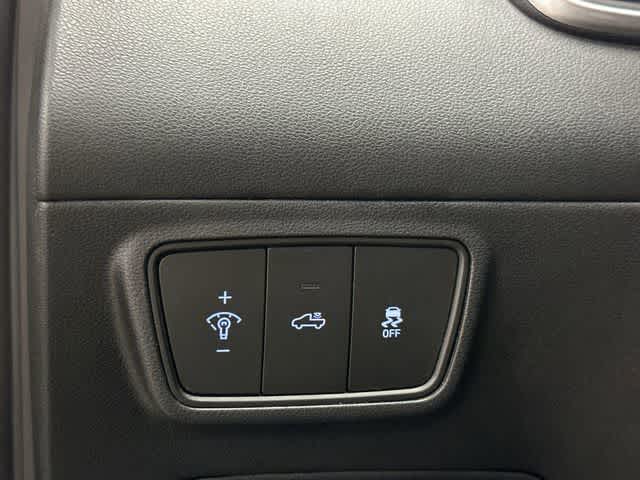 Thumbnail: 2023 Hyundai Santa Cruz - 17