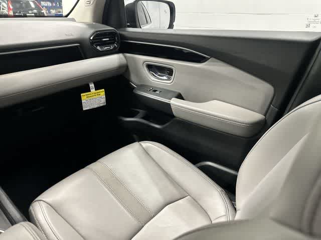 2025 Honda Pilot Touring - Photo 13