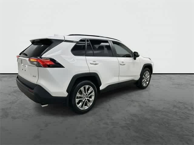 Thumbnail: 2020 Toyota RAV4 - 4