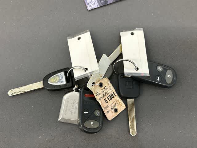 Thumbnail: 2005 Honda S2000 - 29