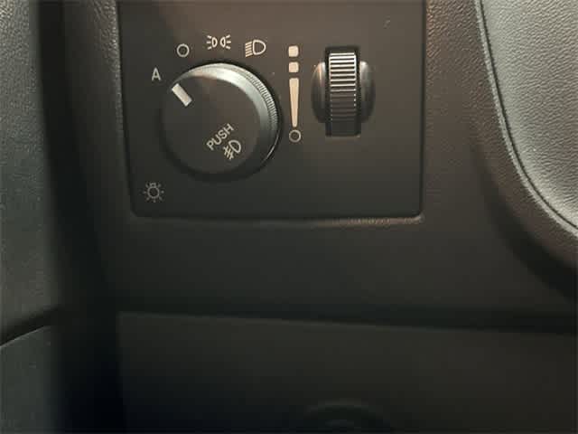 Thumbnail: 2010 Dodge Challenger - 19