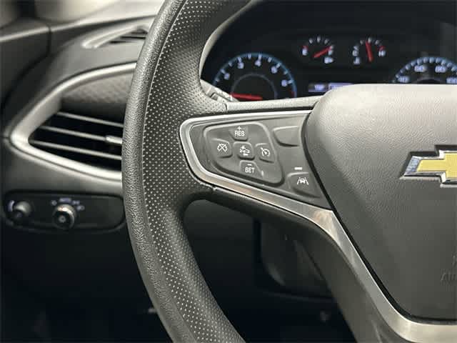 Thumbnail: 2023 Chevrolet Malibu - 17