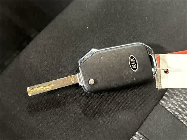 Thumbnail: 2023 Kia Sorento - 32