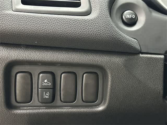 Thumbnail: 2024 Mitsubishi Outlander Sport - 19