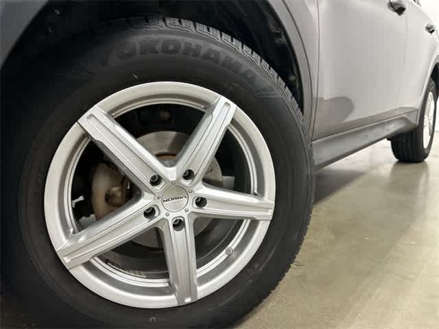 Thumbnail: 2015 Toyota RAV4 - 28