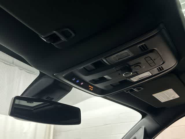 Thumbnail: 2022 Chevrolet Tahoe - 21