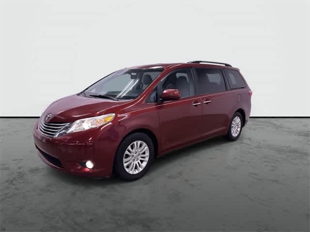 Thumbnail: 2015 Toyota Sienna - 8