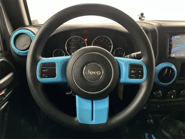 Thumbnail: 2015 Jeep Wrangler - 15
