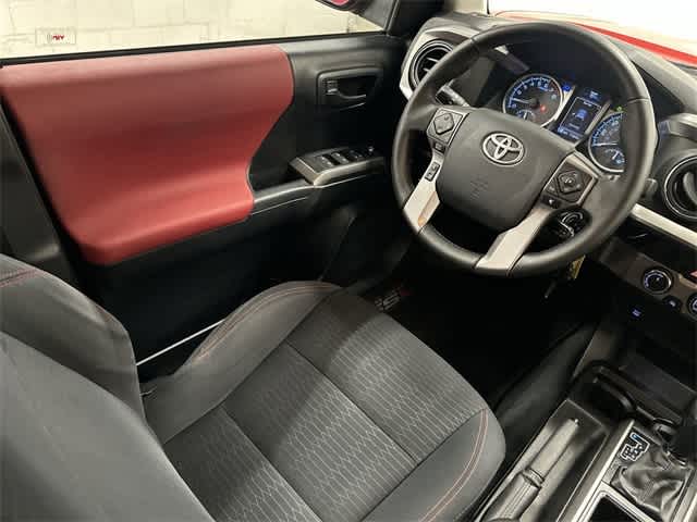 Thumbnail: 2016 Toyota Tacoma - 12