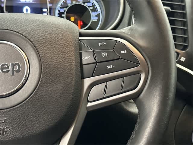 Thumbnail: 2019 Jeep Cherokee - 18