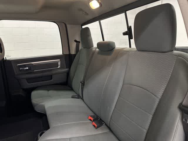 Thumbnail: 2020 RAM 1500 Classic - 14