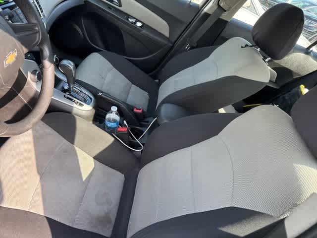 Thumbnail: 2016 Chevrolet Cruze - 10