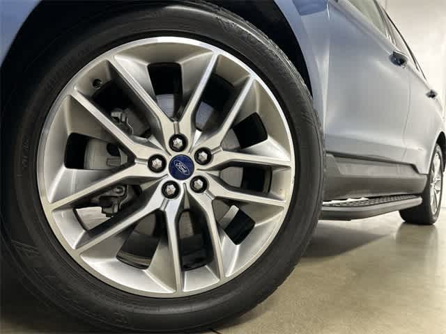Thumbnail: 2018 Ford Edge - 29