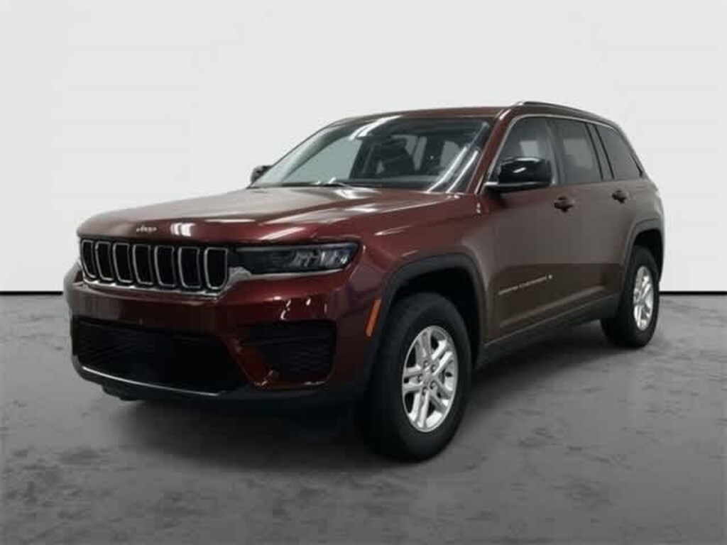 Used 2023 Jeep Grand Cherokee Laredo SUV