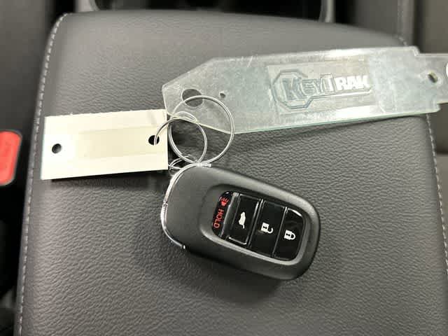 2025 Honda CR-V LX - Photo 32