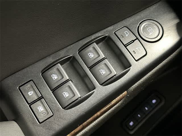 Thumbnail: 2019 Chevrolet Suburban - 20