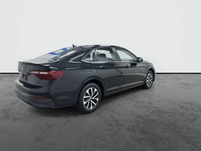 Thumbnail: 2024 Volkswagen Jetta - 4