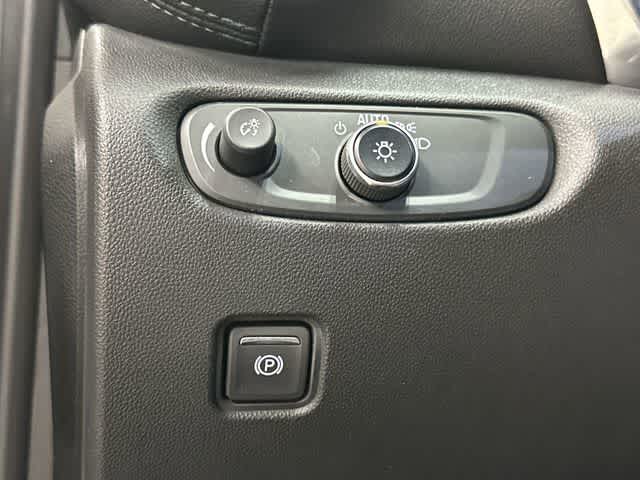 Thumbnail: 2021 Chevrolet Blazer - 19