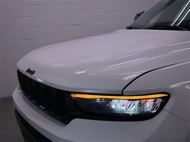 2023 Jeep Grand Cherokee Laredo 32