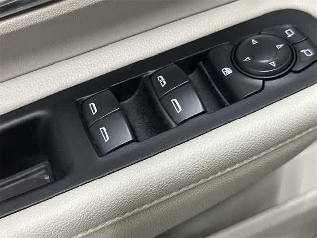 Thumbnail: 2020 GMC Terrain - 20