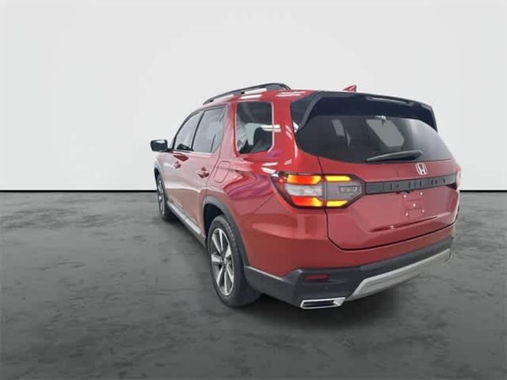 Certified 2025 Honda Pilot Touring SUV