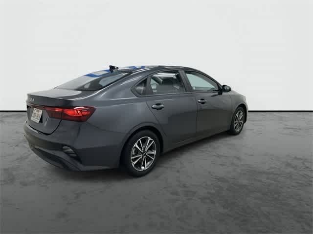 Thumbnail: 2024 Kia Forte - 4